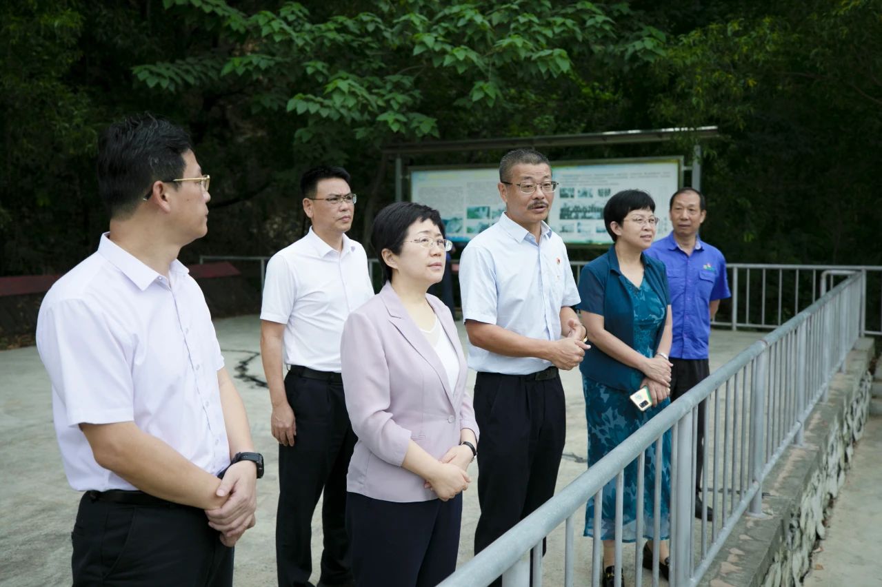 1697090902700645.jpg 8989dbdddeee18cfe8d9559cb23992e0.jpg