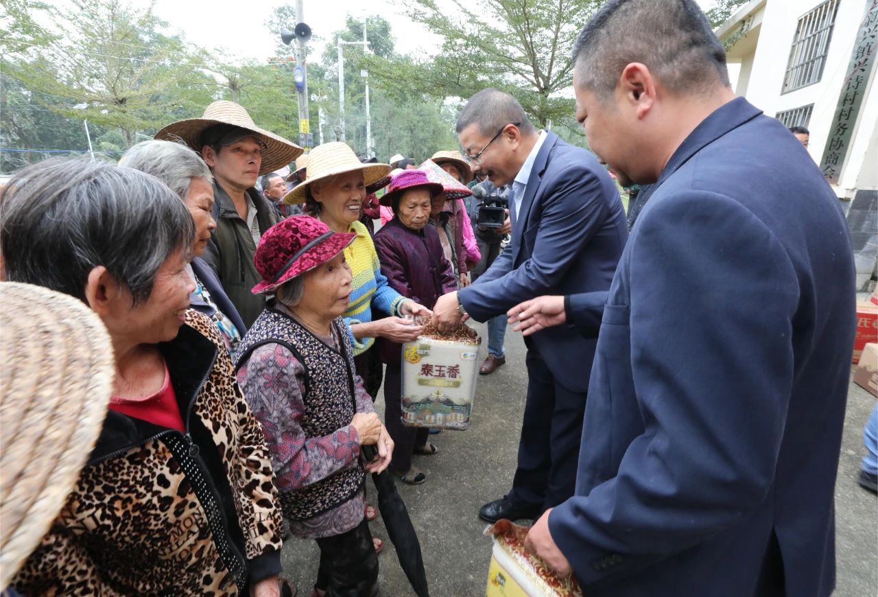 1704855227660901.jpg 海南礦業(yè)獲評(píng)“海南省民族團(tuán)結(jié)進(jìn)步示范單位”5.jpg
