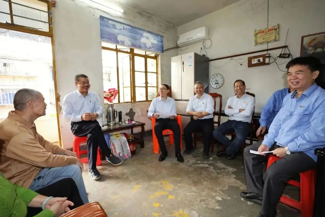 1707272704701247.jpg 海南礦業(yè)開展新春慰問“送溫暖”活動1.jpg