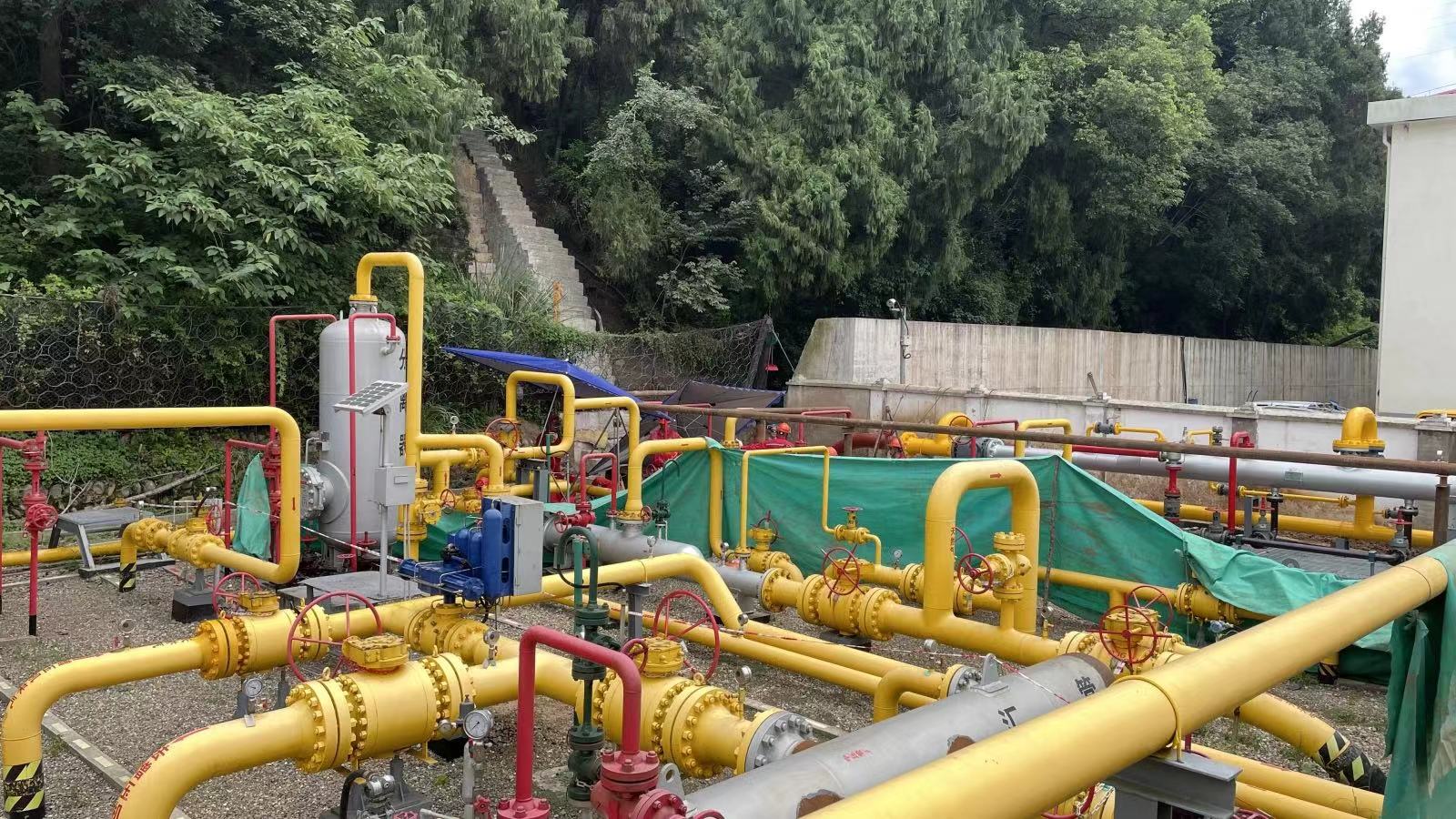 洛克石油八角場氣田聯(lián)合碰口作業(yè)取得圓滿成功