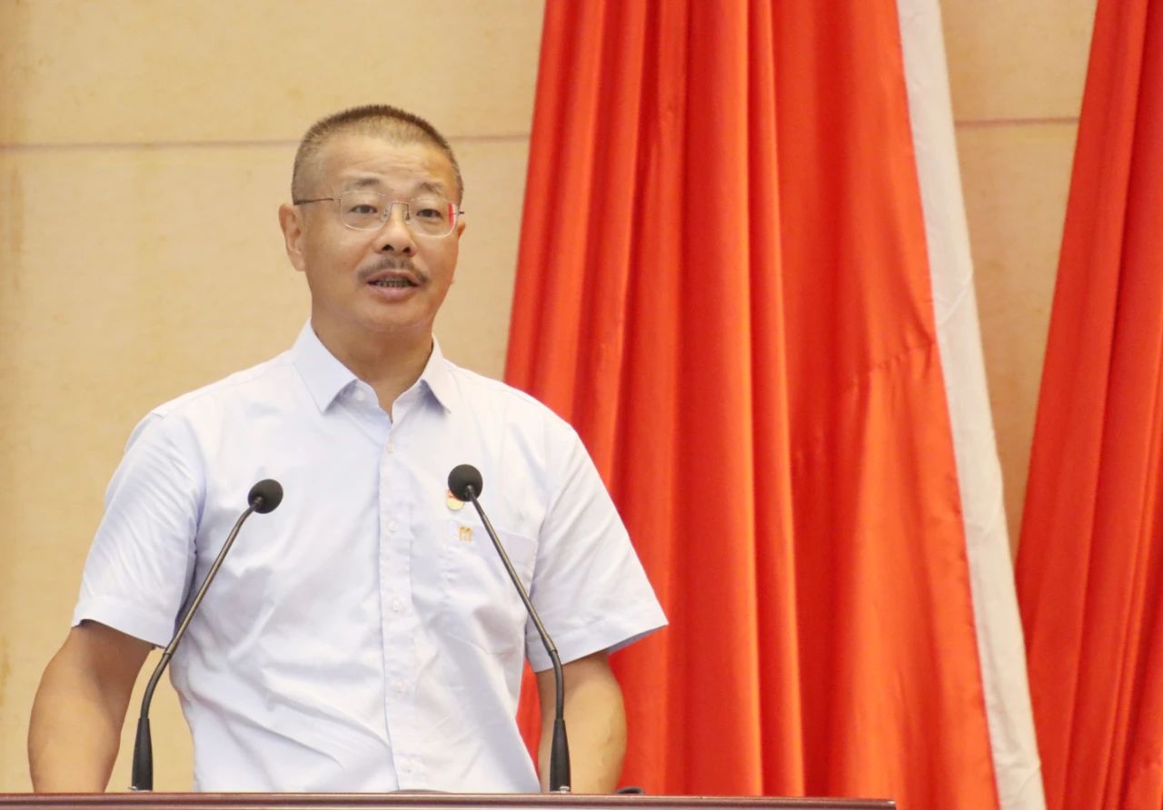 劉明東榮獲“海南省優(yōu)秀中國特色社會主義事業(yè)建設者”稱號